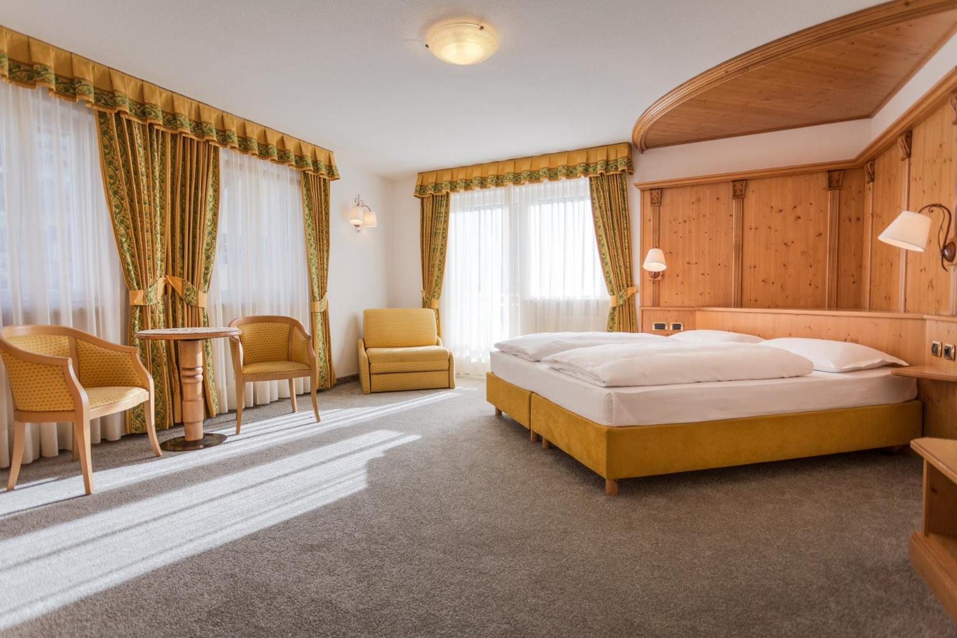 Hotel Maria Ортизей Екстериор снимка