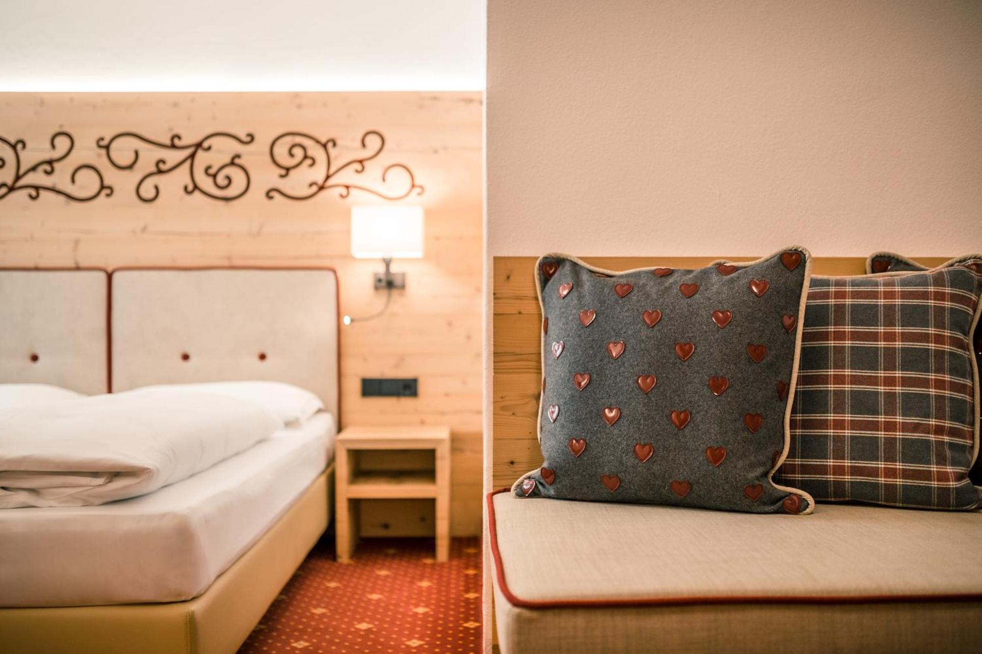 Hotel Maria Ортизей Екстериор снимка